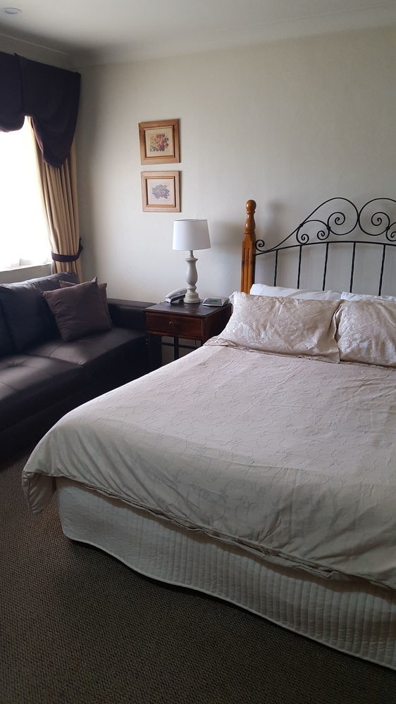Almond Inn Тамуорт Экстерьер фото