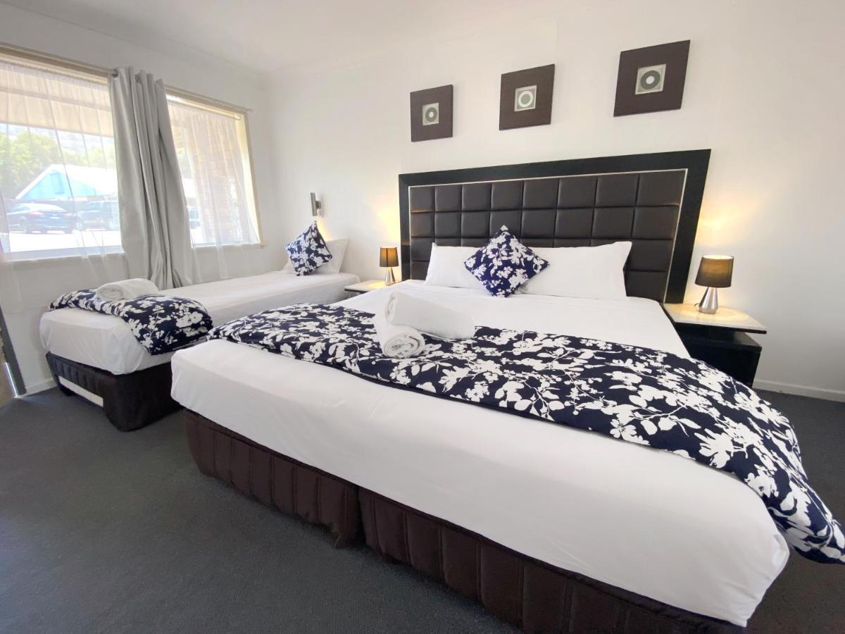 Almond Inn Тамуорт Экстерьер фото